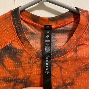 Men’s XS Lululemon Shirt